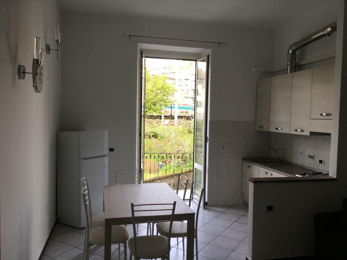 Station'S Windows Apartment Специя Екстериор снимка