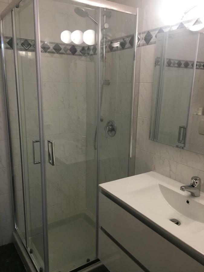 Station'S Windows Apartment Специя Екстериор снимка