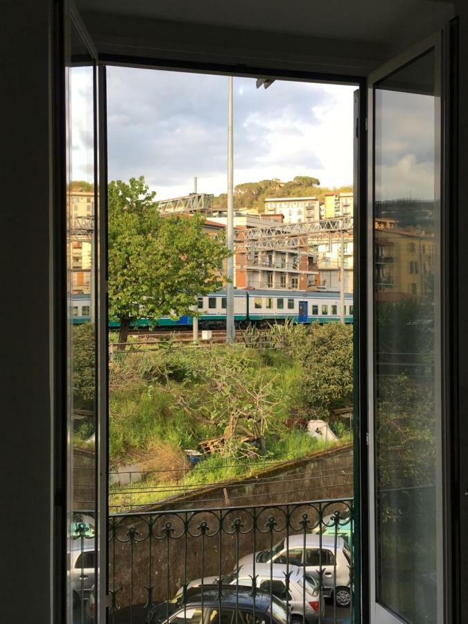 Station'S Windows Apartment Специя Екстериор снимка