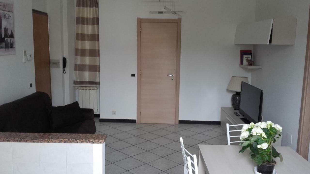 Station'S Windows Apartment Специя Екстериор снимка